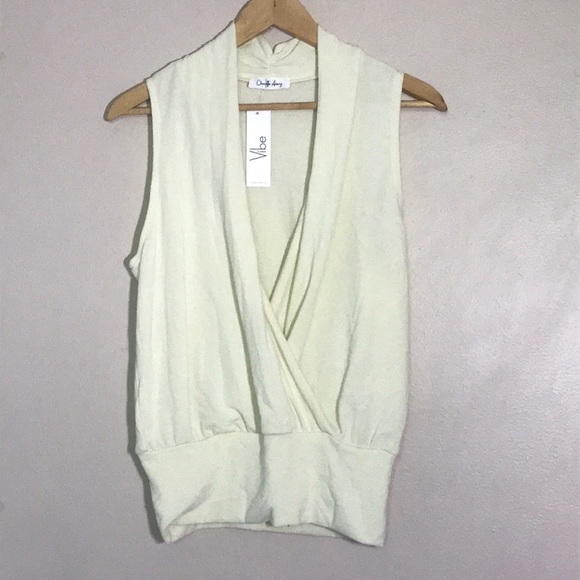 Charlotte Avery Yellow Open Front Blouse New - Picture 2 of 8